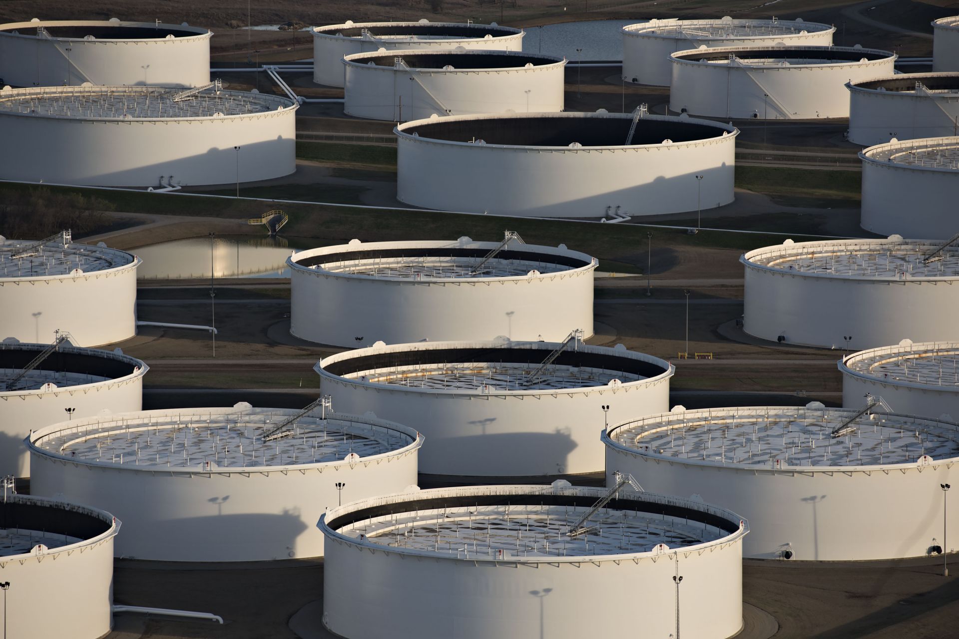 OPEC+ đánh giá thấp tác động của các kho dự trữ chiến lược